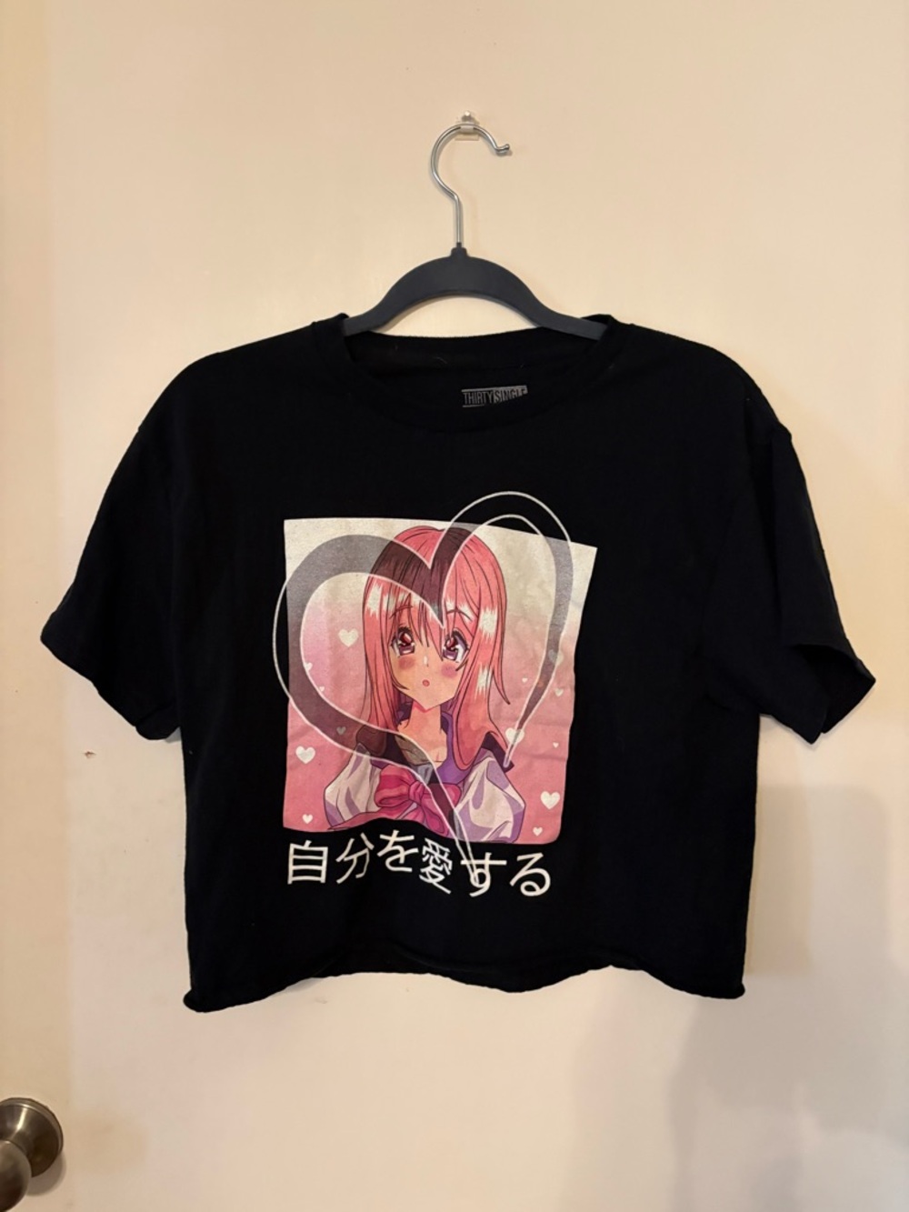 Black Anime Graphic Cropped Tee with Pink Heart Artwork